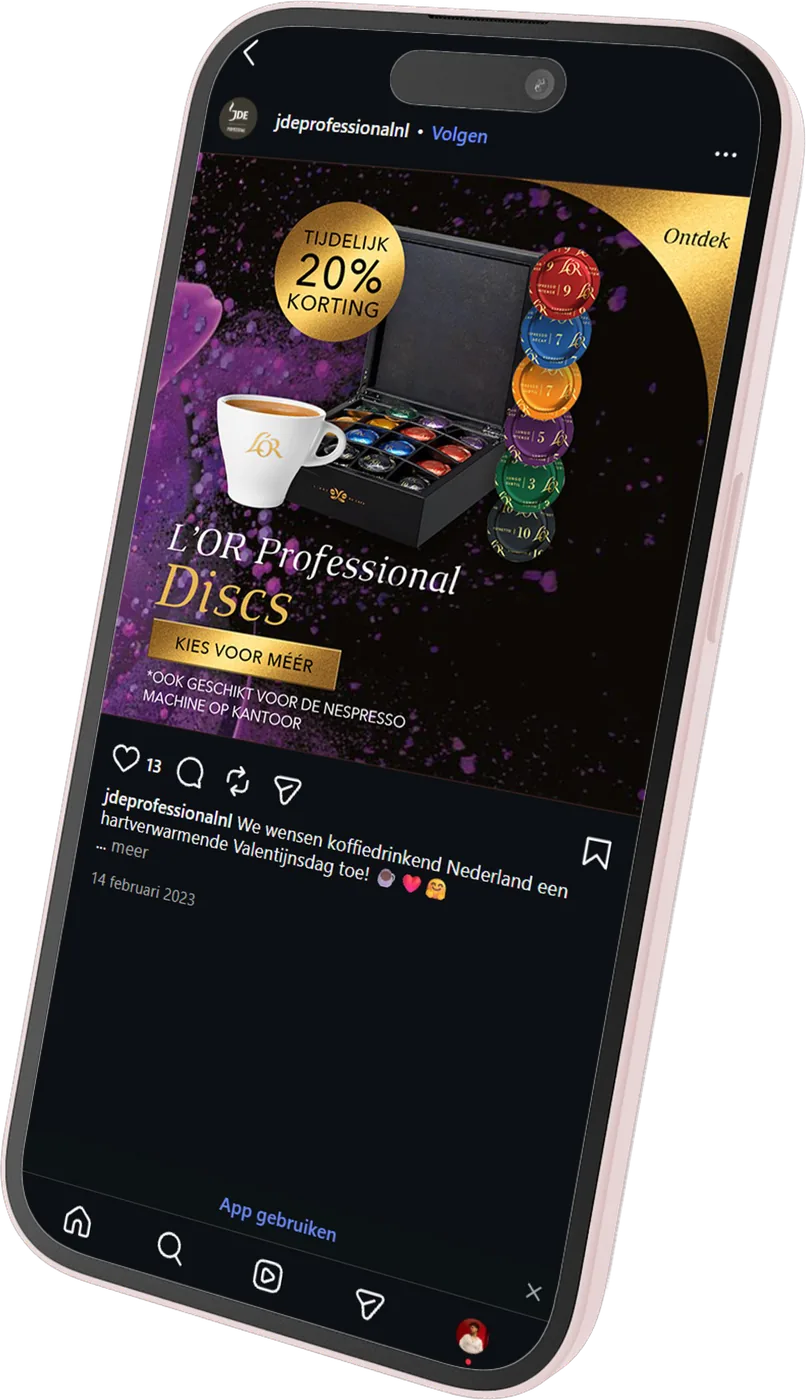 Telefoon met een Instagram advertentie voor L'OR Professional Discs
